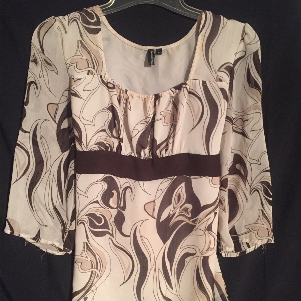 Essentials by Milano (L) blouse top w/ waist sash